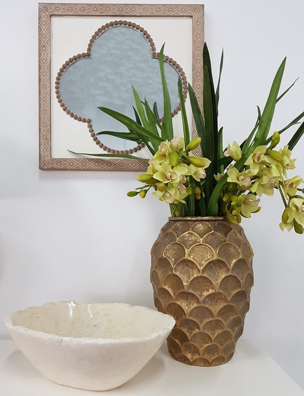 Clover Wall Mirror 50cm – Whitewash Quatrefoil with Wood Bead Trim