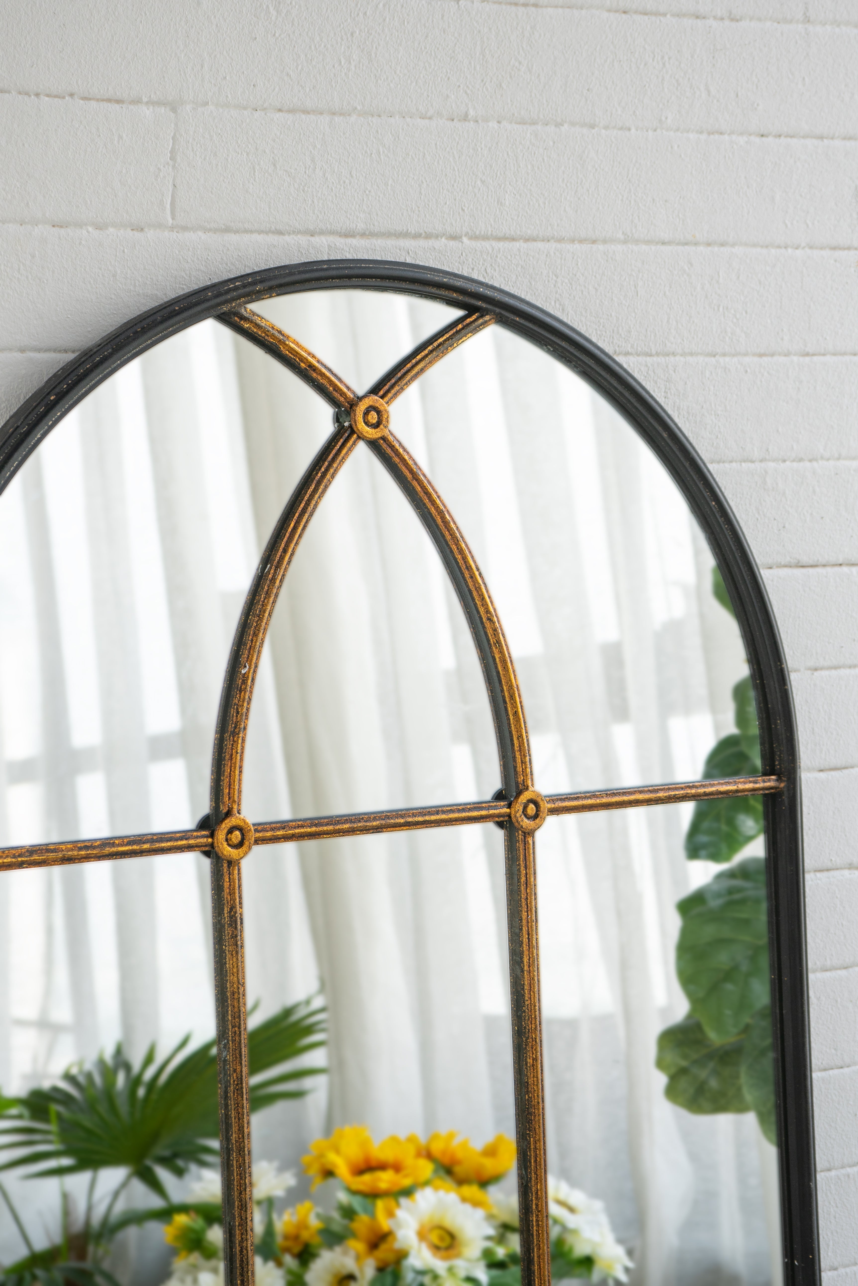 Argyll Arched Decorative Wall Mirror 119.5cm Elegant Black and Gold Baroque Accent
