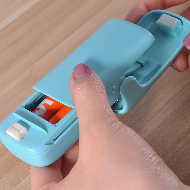 2 in 1 Mini Handheld Heat Sealer and Portable Cutter- Battery Powered