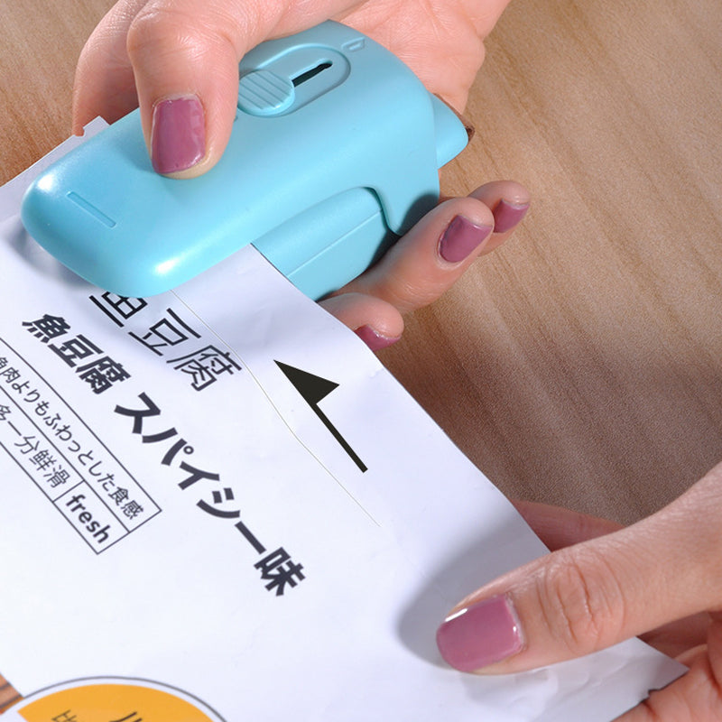 2 in 1 Mini Handheld Heat Sealer and Portable Cutter- Battery Powered