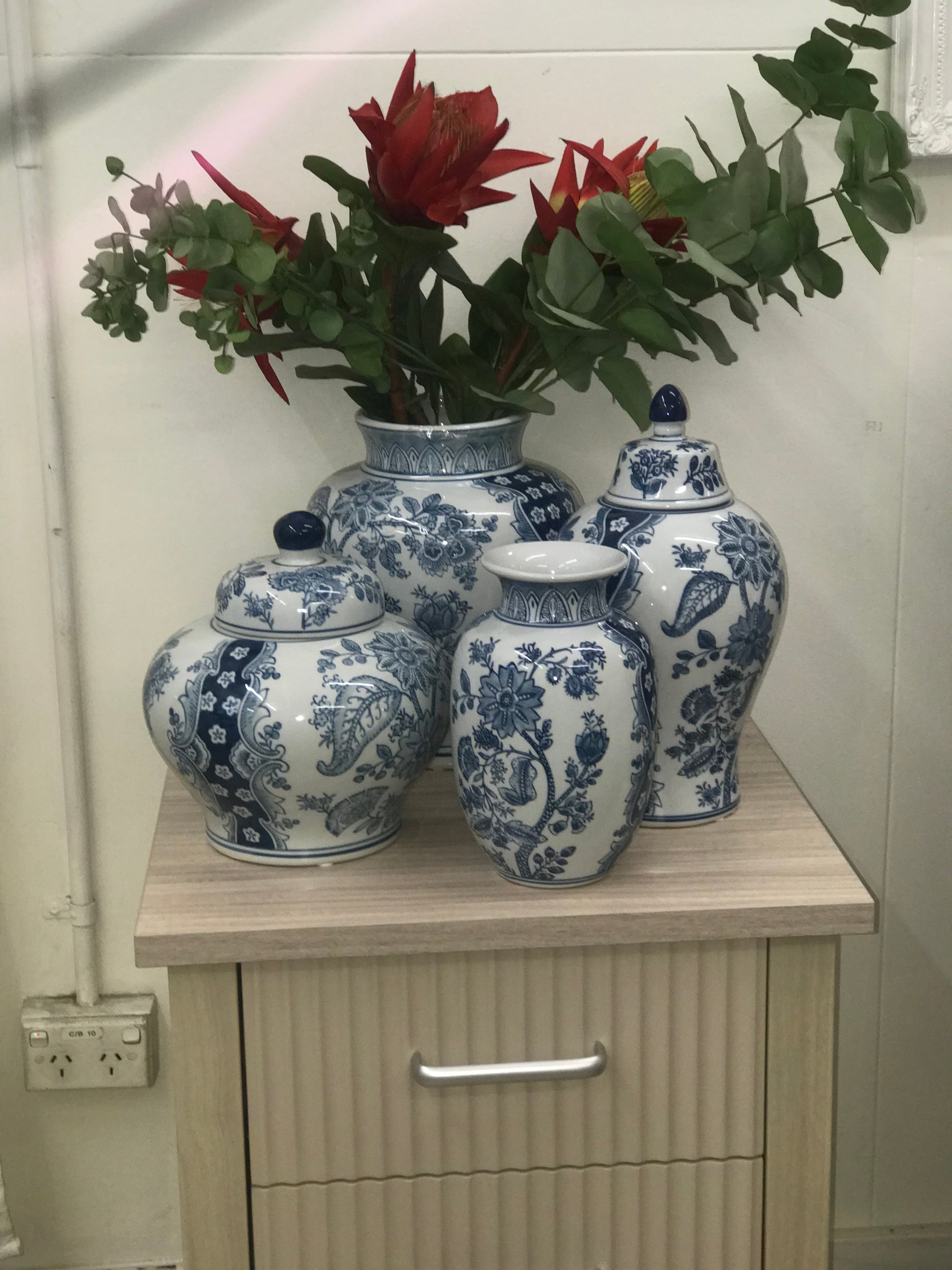 Nanjing Lidded Jar 32cm Porcelain Decorative Ginger Jar with Ming Inspired Design