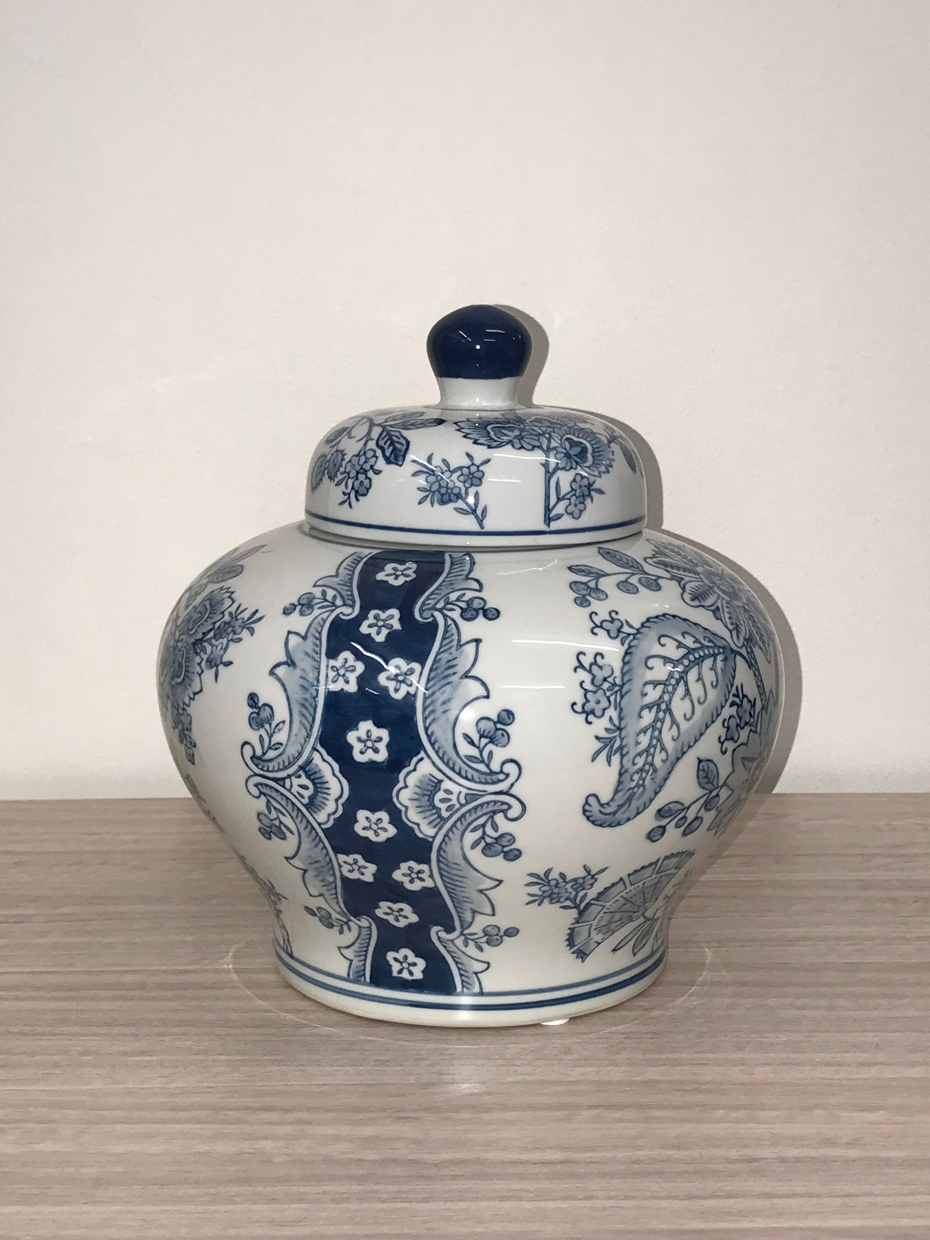 Nanjing Ginger Jar 23cmH Porcelain Decorative Accent with Blue Floral Motifs White