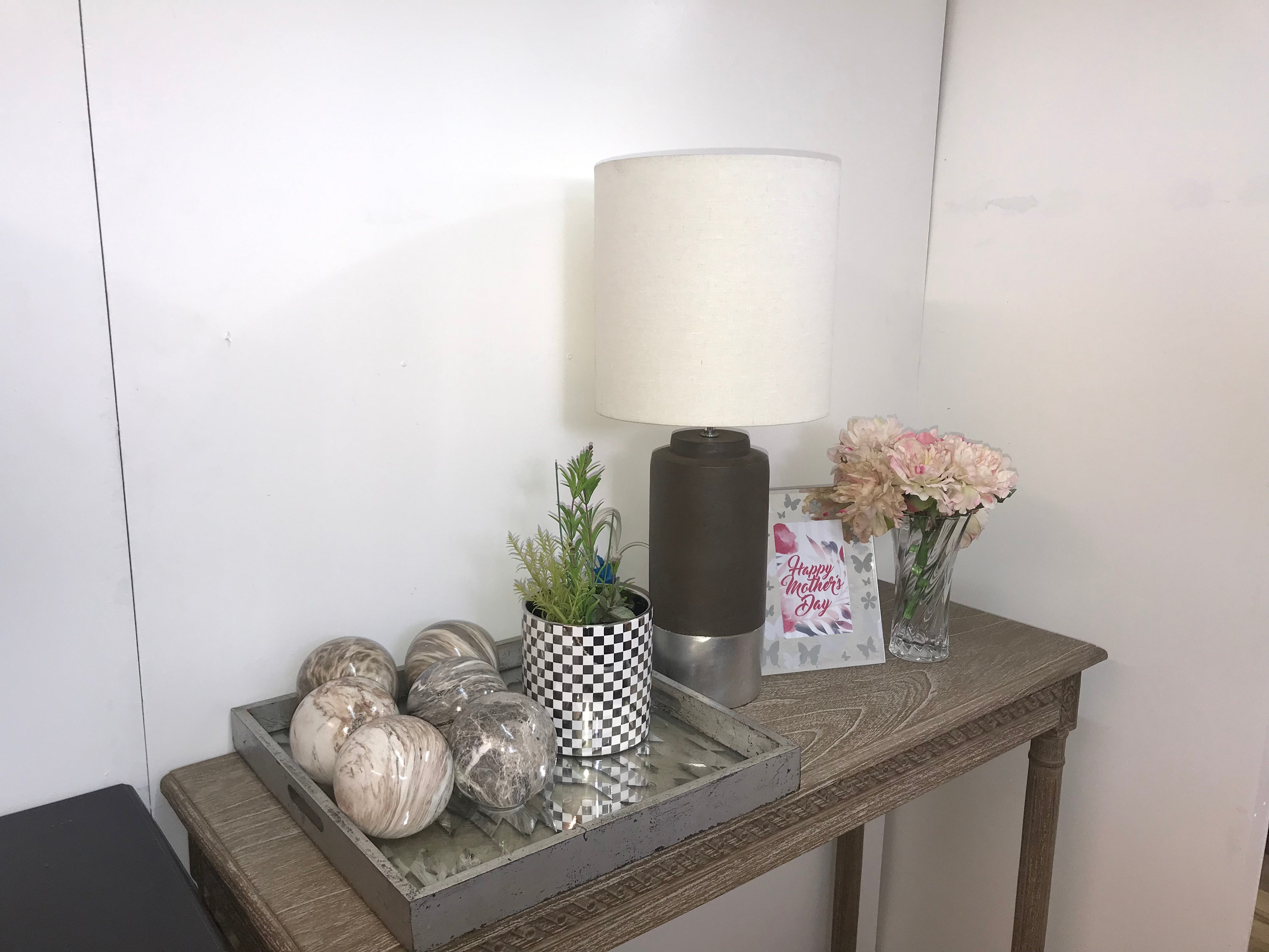 Clear Glass Curved Column 20cm Spiral Pattern Decorative Flower Vase