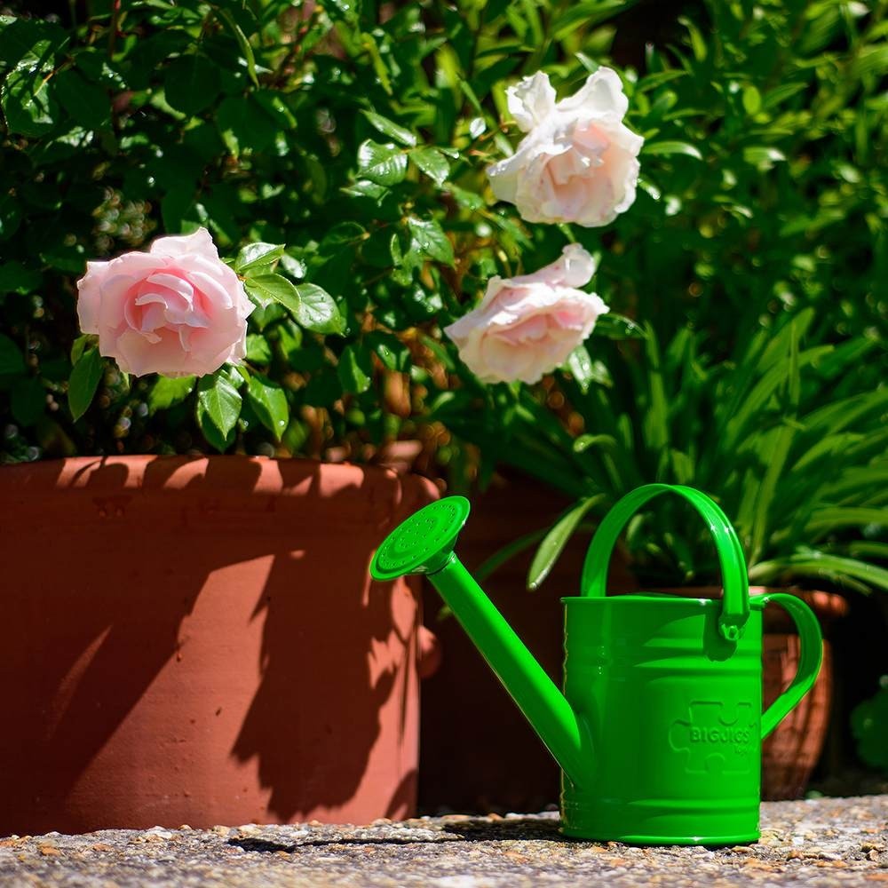 Bigjigs Toys Metal Watering Can Garden Watering Pot for Plants Green