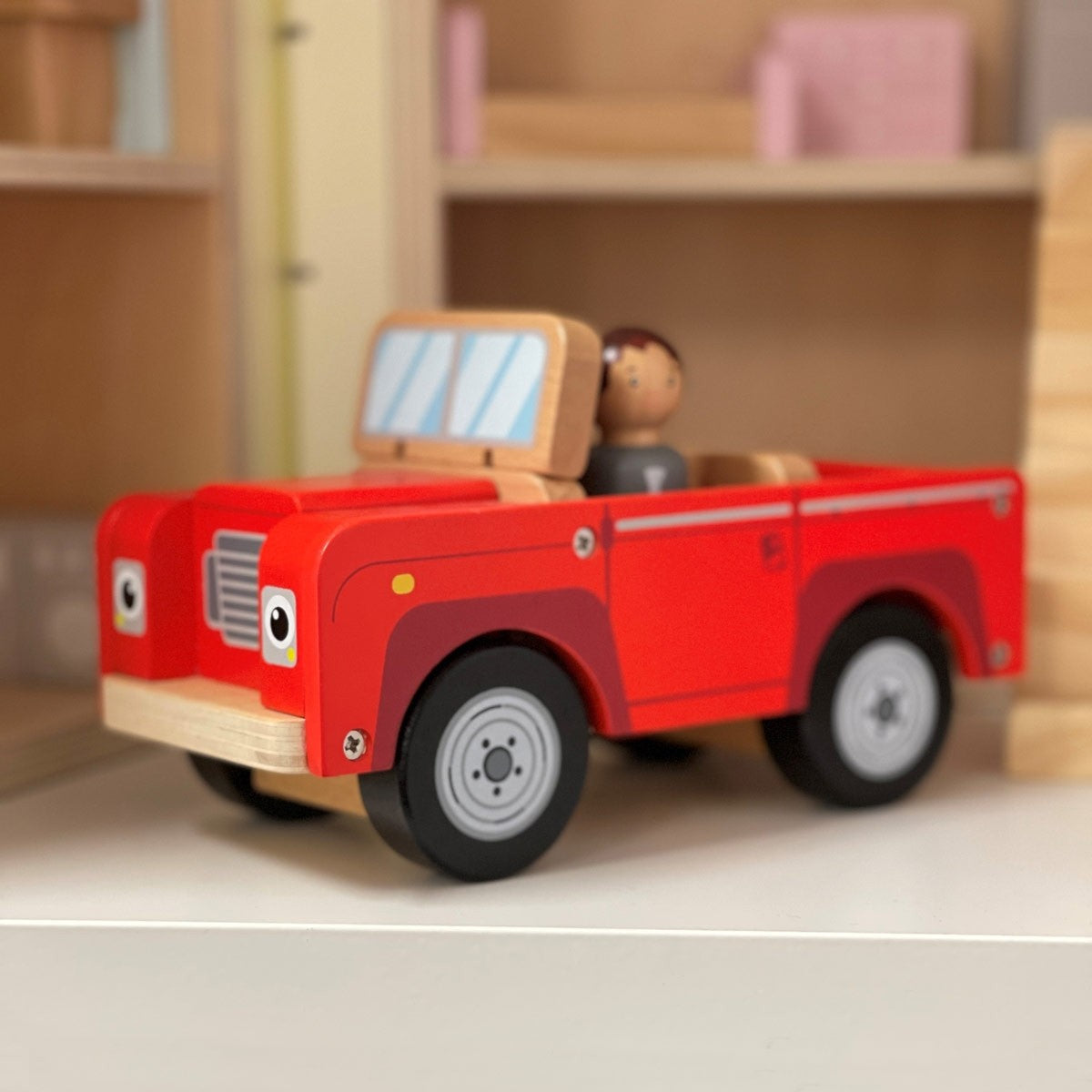 Bigjigs Toys Folding Dolls House Set Wooden Dollhouse with Furniture, Car & Peg People