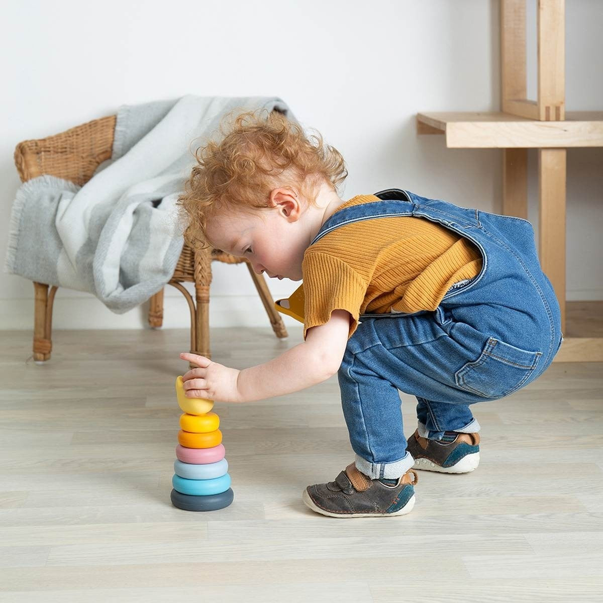 Bigjigs Toys Wooden Stacking Cat Toy Montessori Inspired Stacker for Toddlers