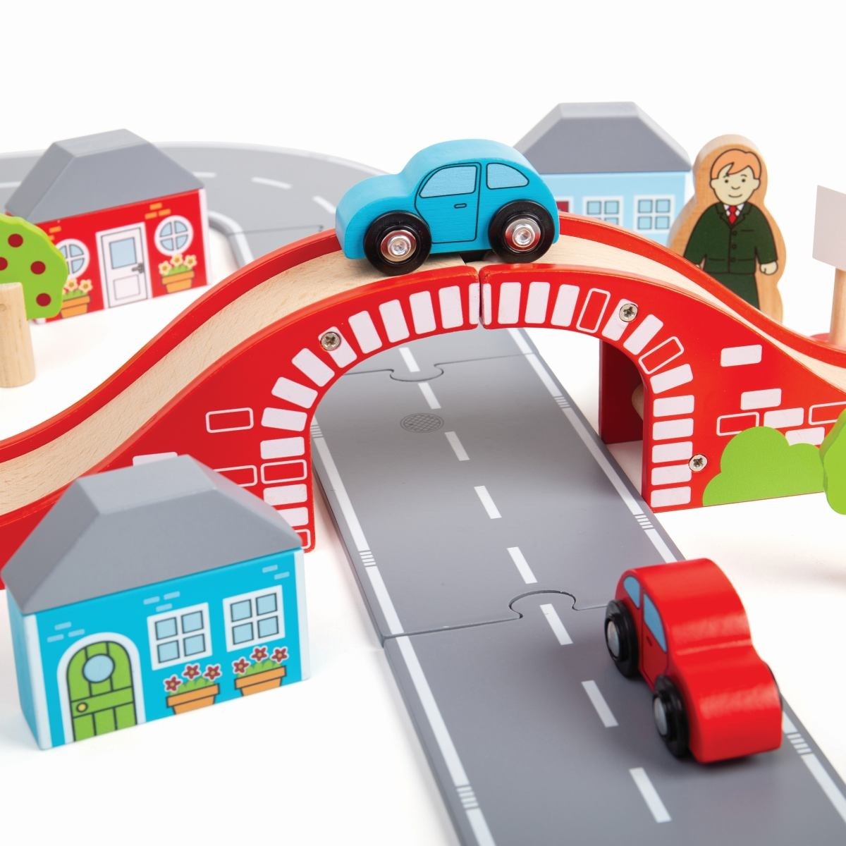 Bigjigs Rail Wooden Figure 8 Road Set Toy Car Track Playset with Accessories