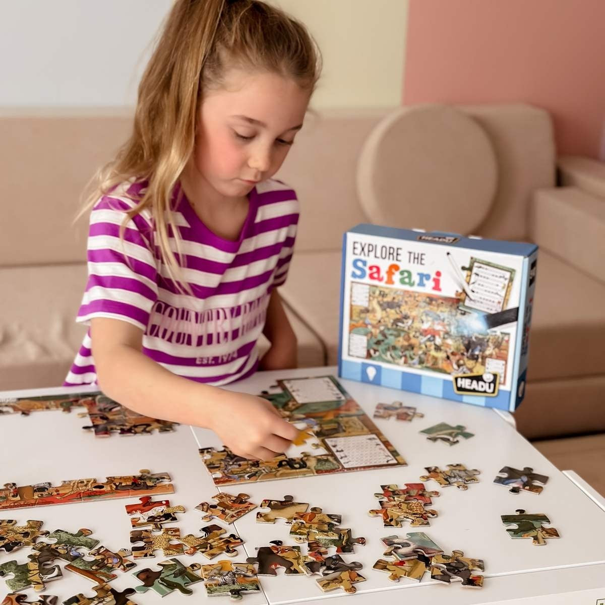 Headu Safari Animals Puzzle with Observation Cards and UV Torch