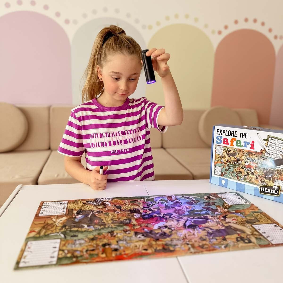 Headu Safari Animals Puzzle with Observation Cards and UV Torch