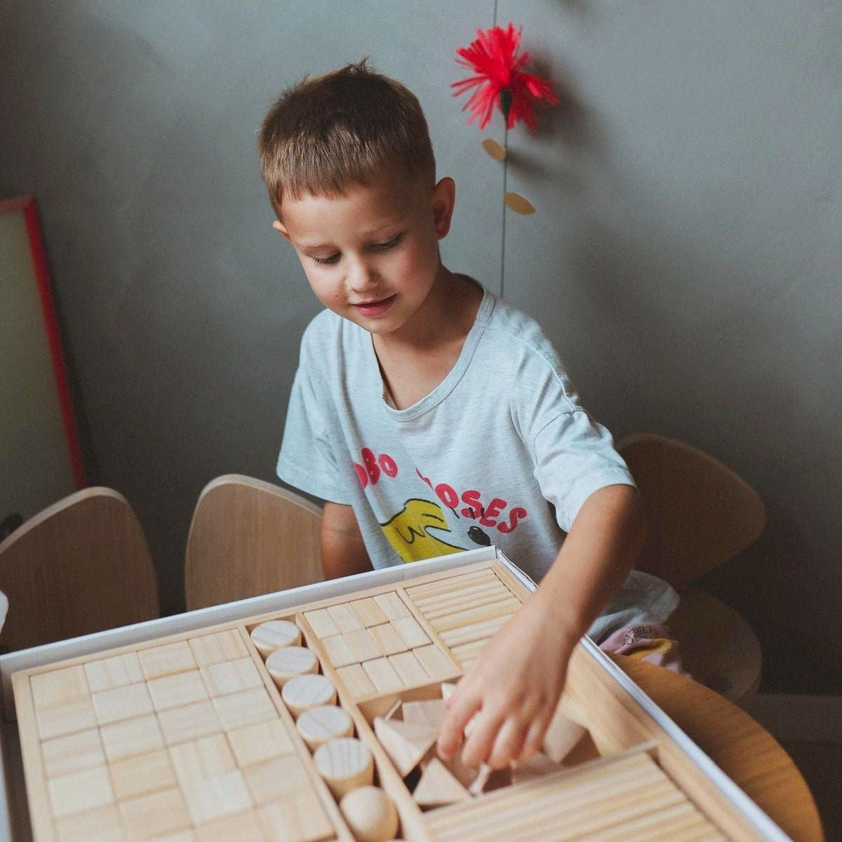 Kinderfeets Wooden Tray with 100 Wooden Blocks Natural