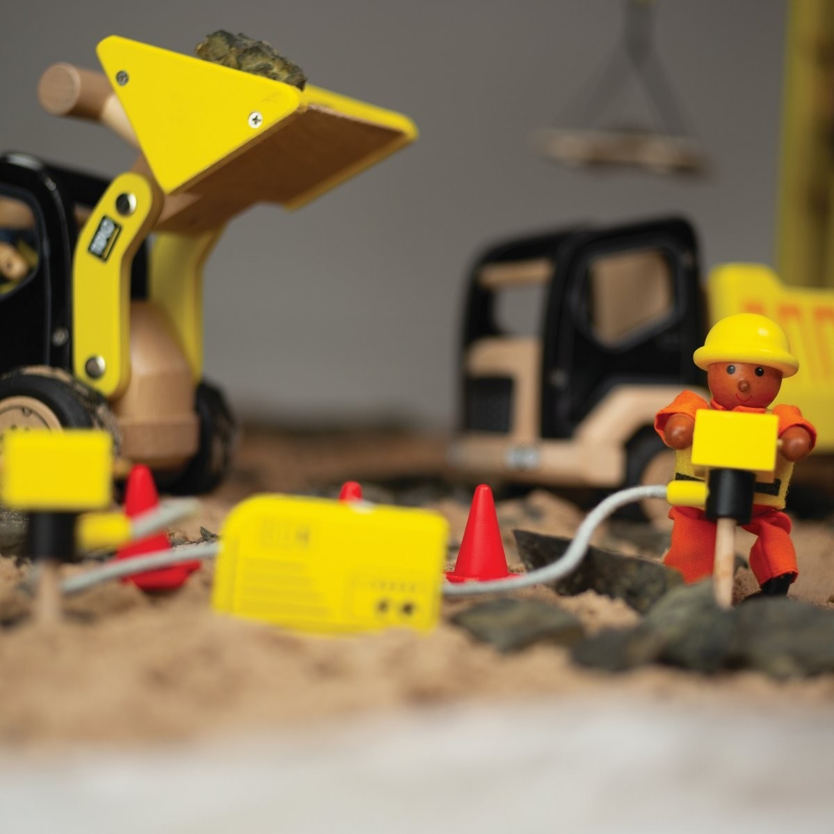 Tidlo Construction Workers Set Poseable Builders Figures for Pretend Play